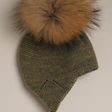 Gorro bebé verde bosque pompón pelo natural