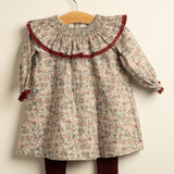 Vestido niña flores con cuello volante y puntilla granate