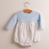 Pelele bebé piqué blanco punto celeste