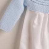 Pelele bebé piqué blanco punto celeste