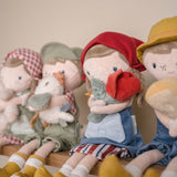 Rosa muñeca granjera con tulipanes