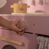 Cocina rosa madera