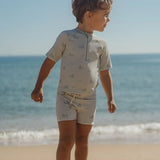 Conjunto bañador niño manga corta verde rayas Little Dutch