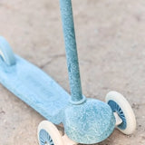 Patinete tres ruedas azul Little Dutch