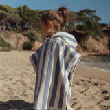 Poncho playa niña raya azul Little Dutch
